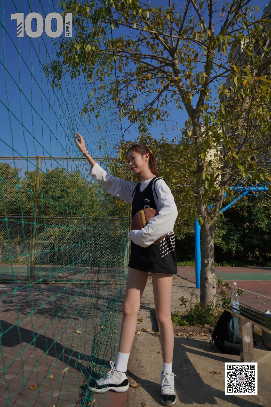 [IESS One Thousand and One Nights] Model Strawberry "Playing Basketball with Girlfriend 2" with beautiful legs in stockings Cover Photo