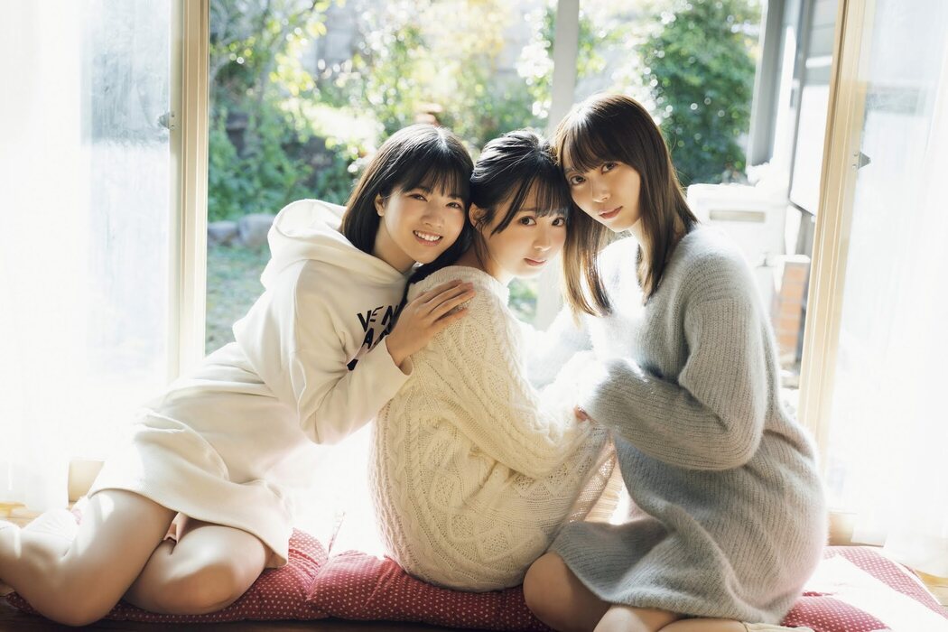 林瑠奈, 弓木奈於, 佐藤璃果, Platinum FLASH プラチナフラッシュ 2021.01 Vol.14
