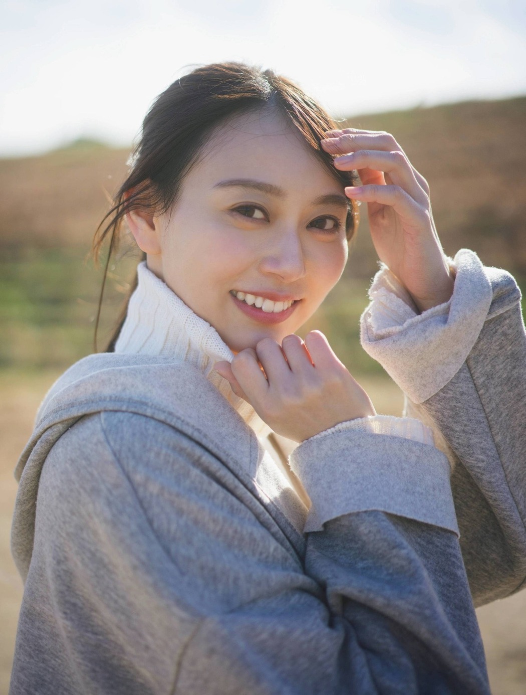 林瑠奈, 弓木奈於, 佐藤璃果, Platinum FLASH プラチナフラッシュ 2021.01 Vol.14