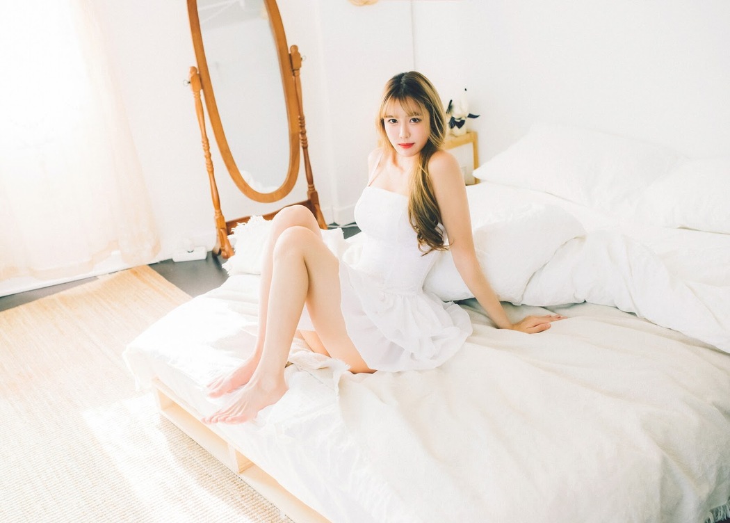 Lee Ahrin 이아린, [Moon Night Snap] Guerinnarae Hotel