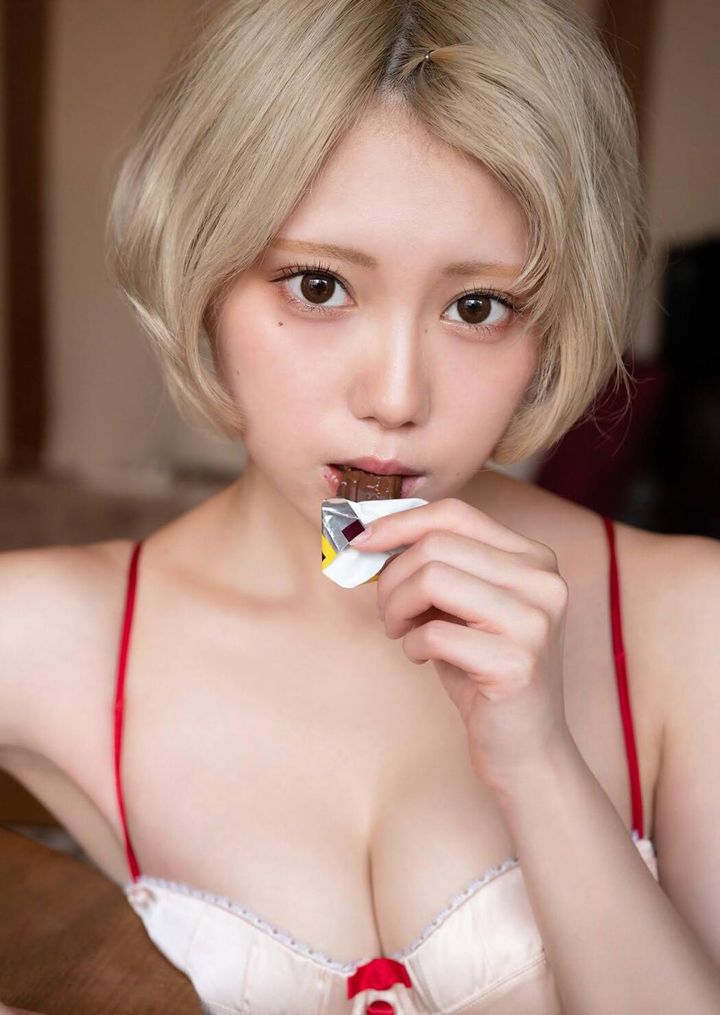 Kokoro Shinozaki 篠崎こころ, Young Jump 2021 No.33 (ヤングジャンプ 2021年33号)