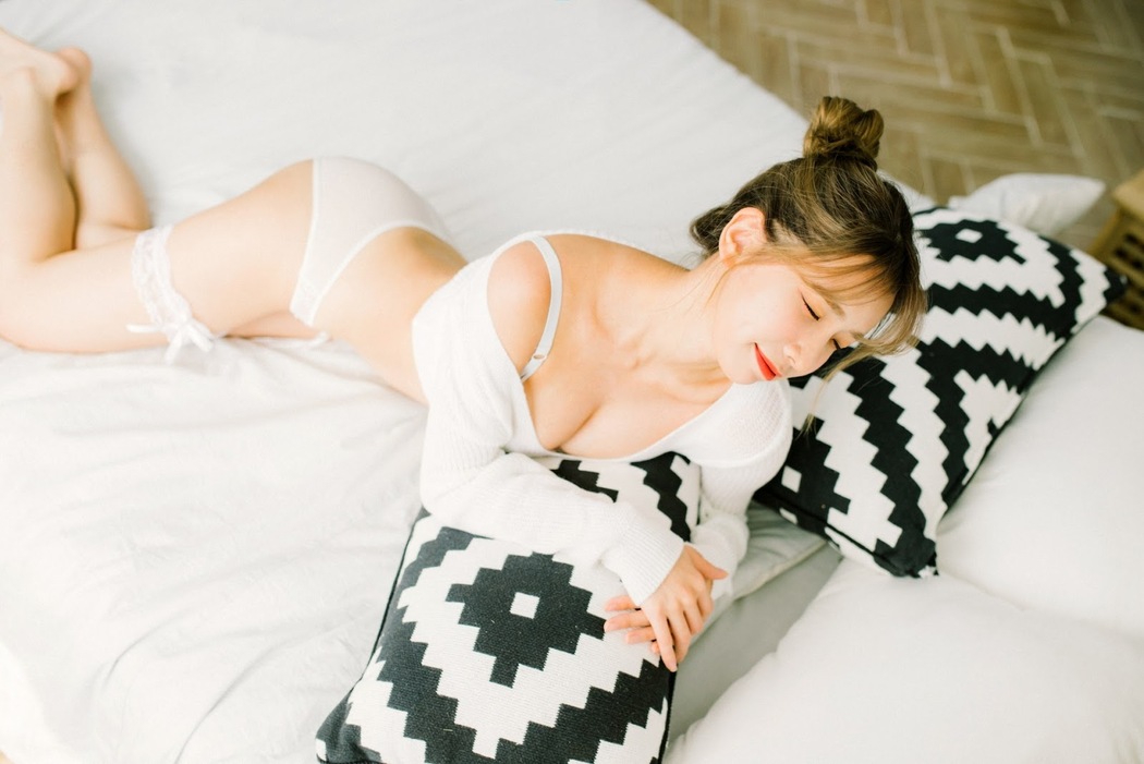 Lee Ahrin 이아린, [Moon Night Snap] The present Chapter.03