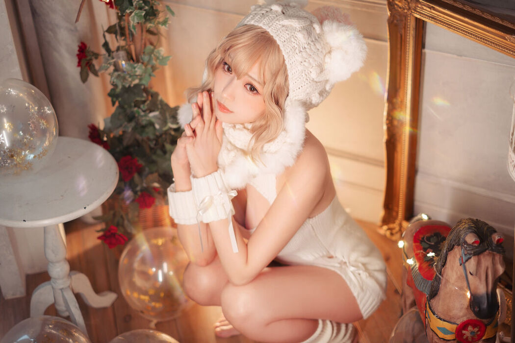 Coser@Ely_eee ElyEE子 – 白色 KNITTING