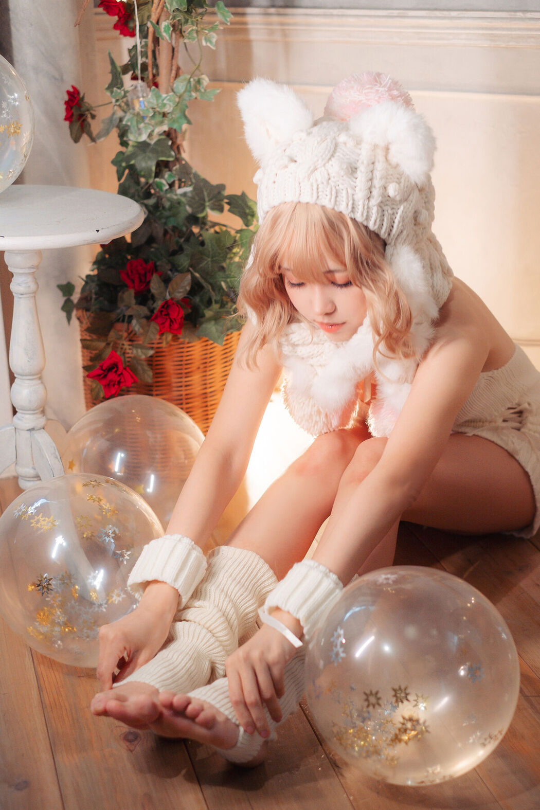 Coser@Ely_eee ElyEE子 – 白色 KNITTING