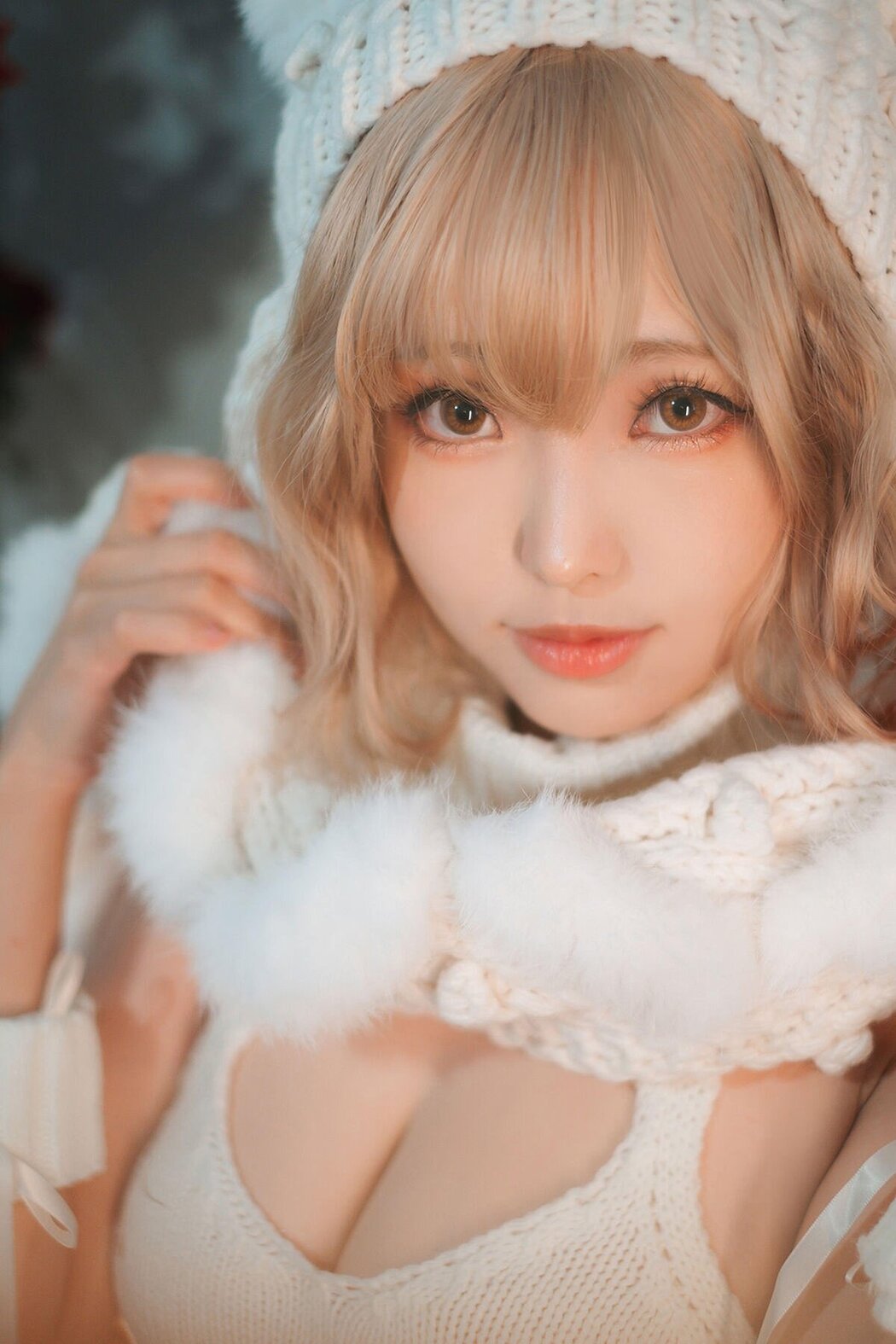 Coser@Ely_eee ElyEE子 – 白色 KNITTING Cover Photo