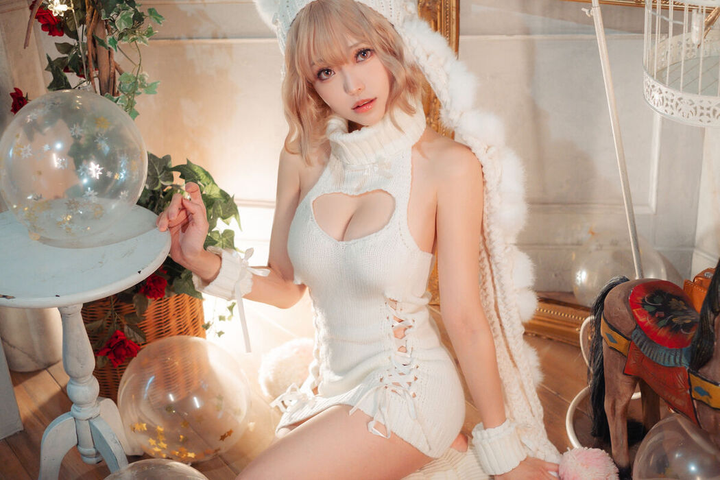 Coser@Ely_eee ElyEE子 – 白色 KNITTING