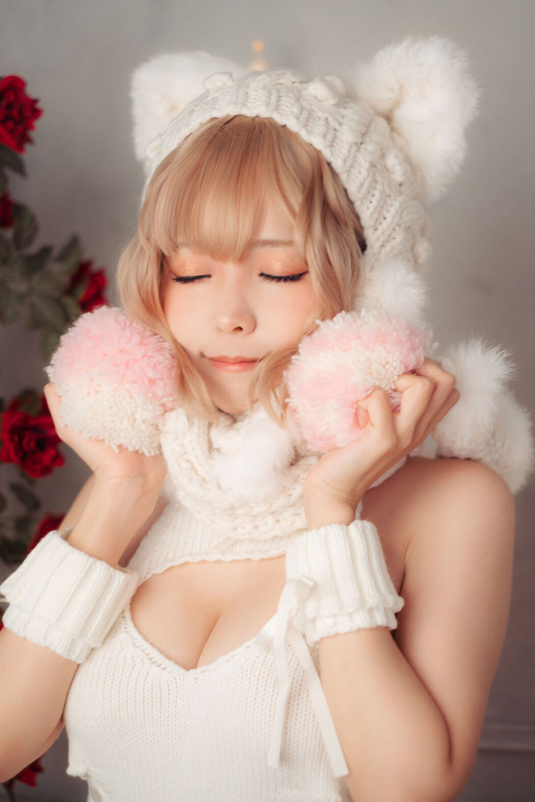 Coser@Ely_eee ElyEE子 – 白色 KNITTING