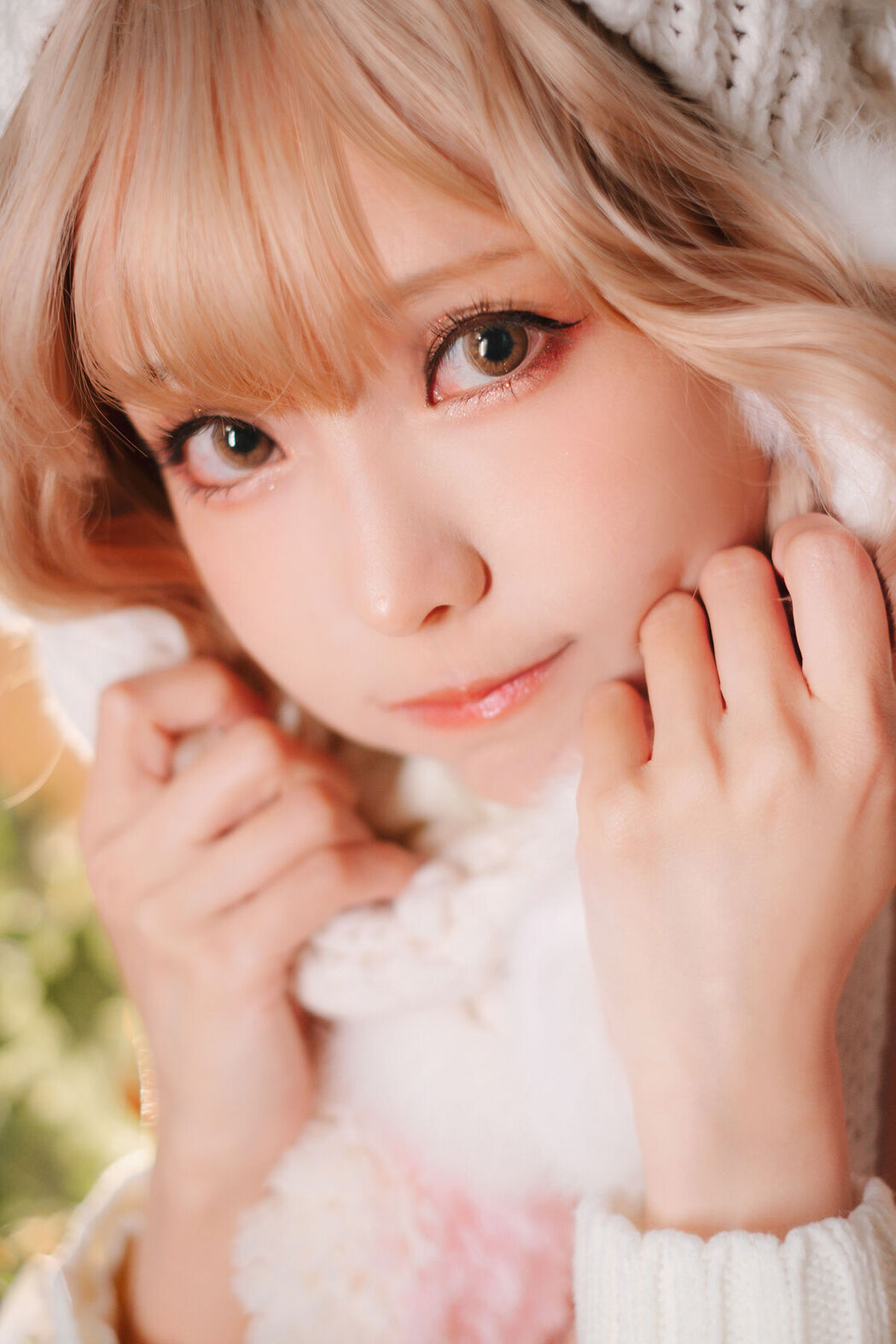 Coser@Ely_eee ElyEE子 – 白色 KNITTING