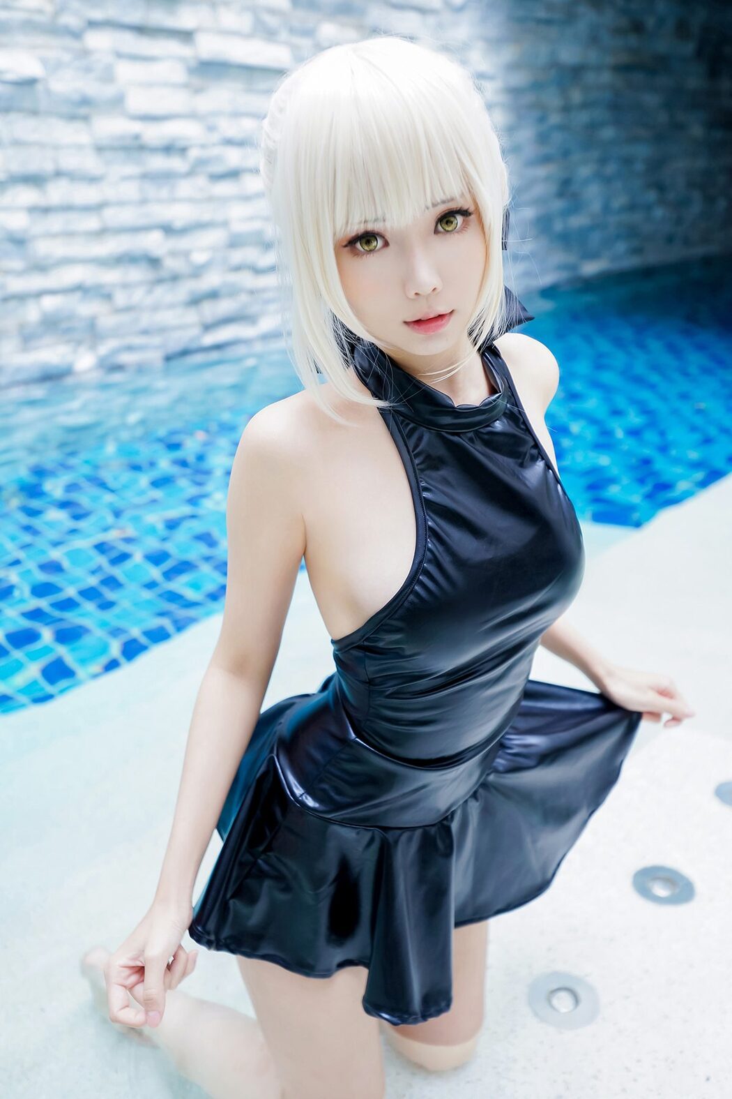 Coser@Ely_eee ElyEE子 – 黑皮泳裙 Cover Photo