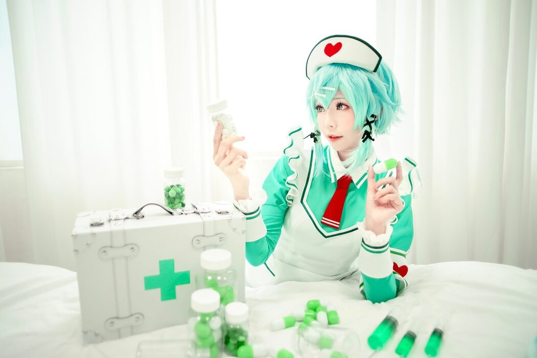 Coser@Ely_eee ElyEE子 – 诗乃护士