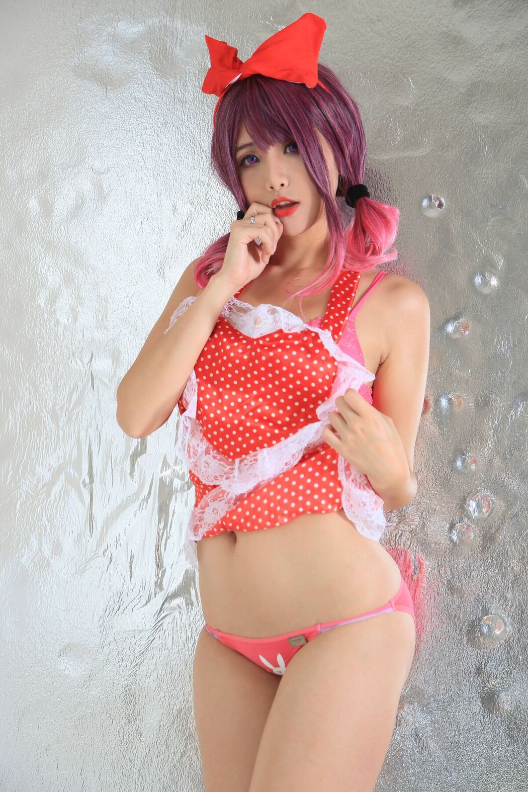 Coser@Hana Bunny – Red Heart Apron