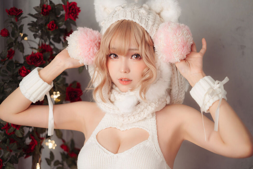 Coser@Ely_eee ElyEE子 – 白色 KNITTING