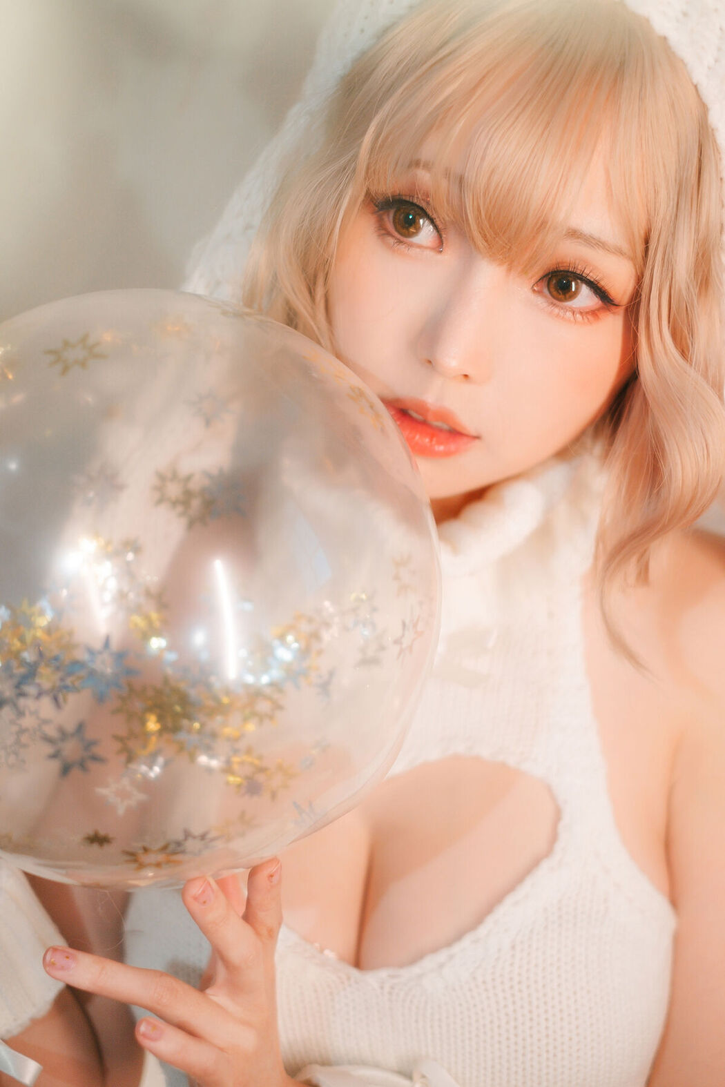 Coser@Ely_eee ElyEE子 – 白色 KNITTING