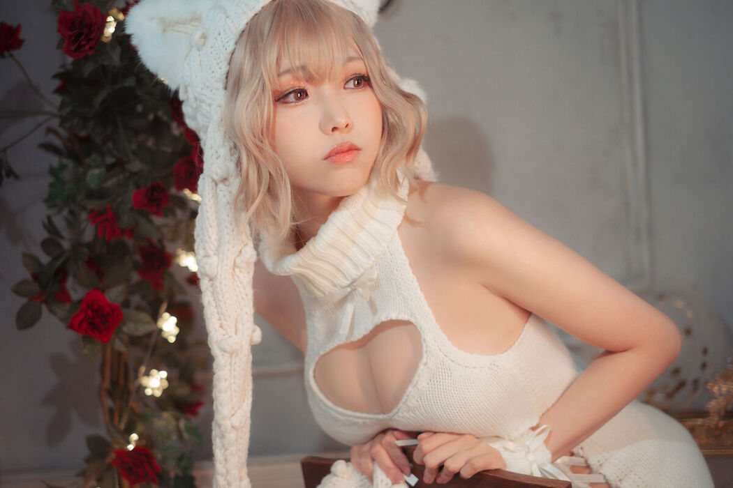 Coser@Ely_eee ElyEE子 – 白色 KNITTING