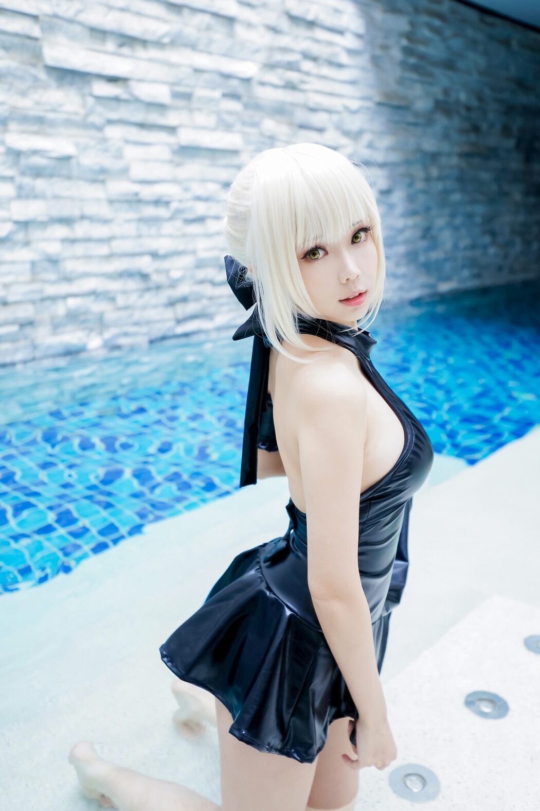 Coser@Ely_eee ElyEE子 – 黑皮泳裙