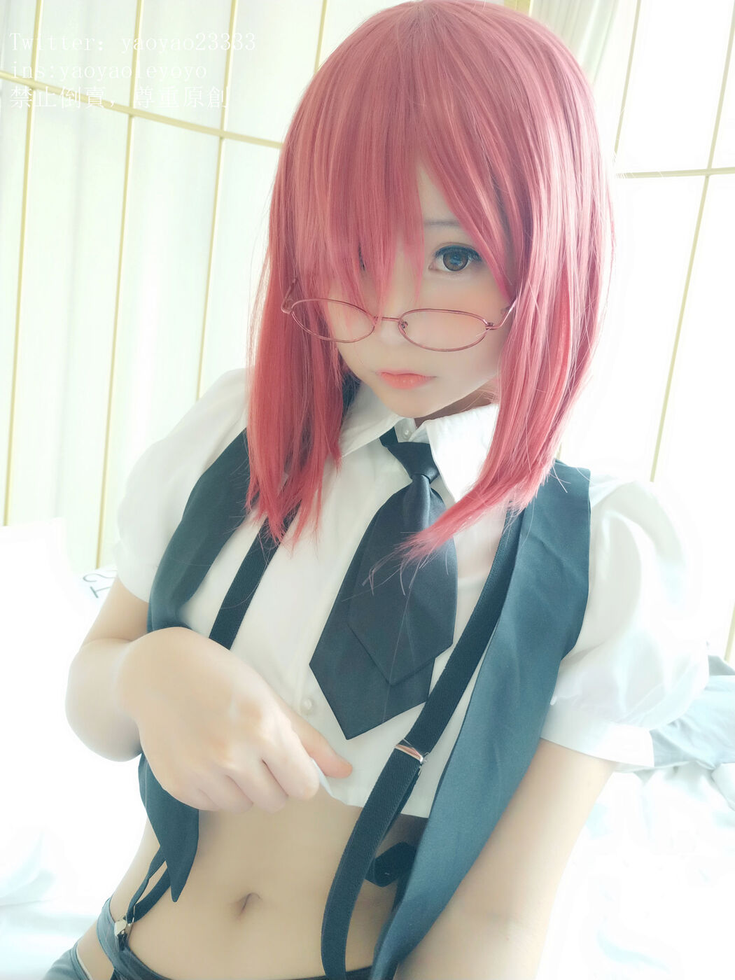 [COS Welfare] Cute girl Coser shakes yoyo - witch