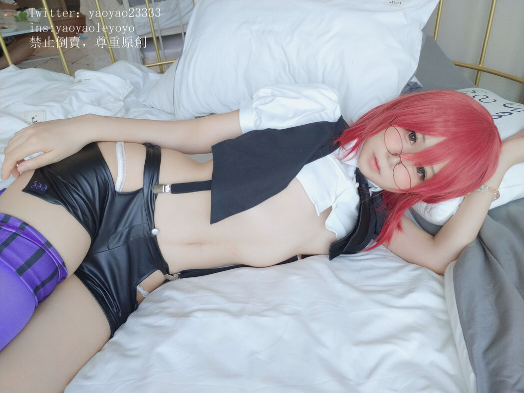 [COS Welfare] Cute girl Coser shakes yoyo - witch Cover Photo