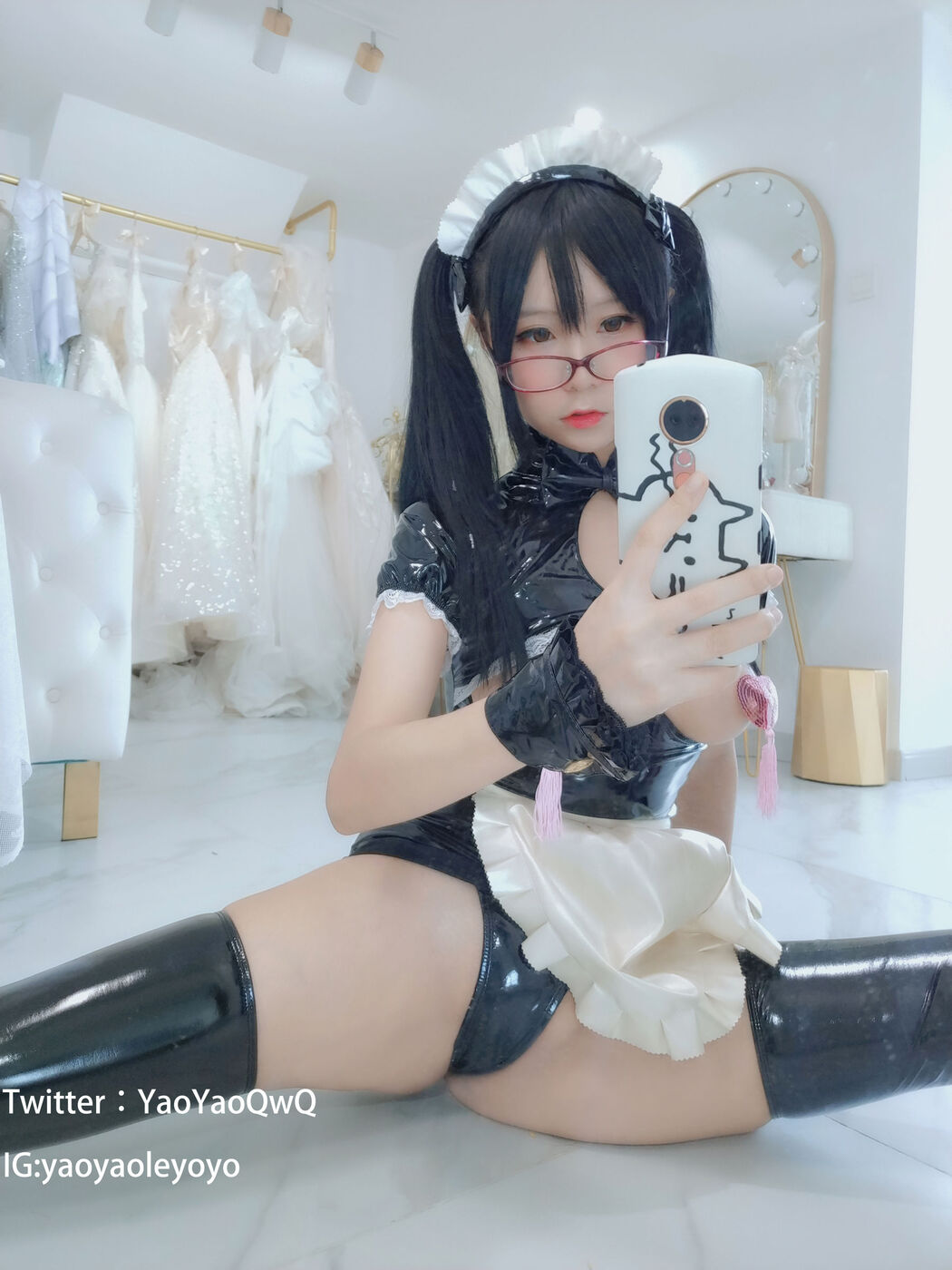 [COS Welfare] Cute Girl Coser Shakes Music Yoyo - Devil Maid