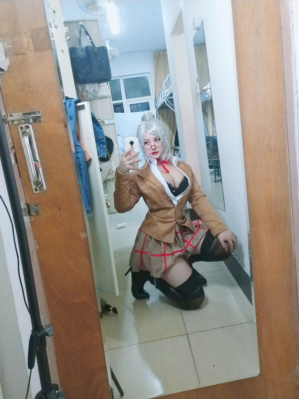 [网红Coser] Xia Gege does not want to get up "Vice President"