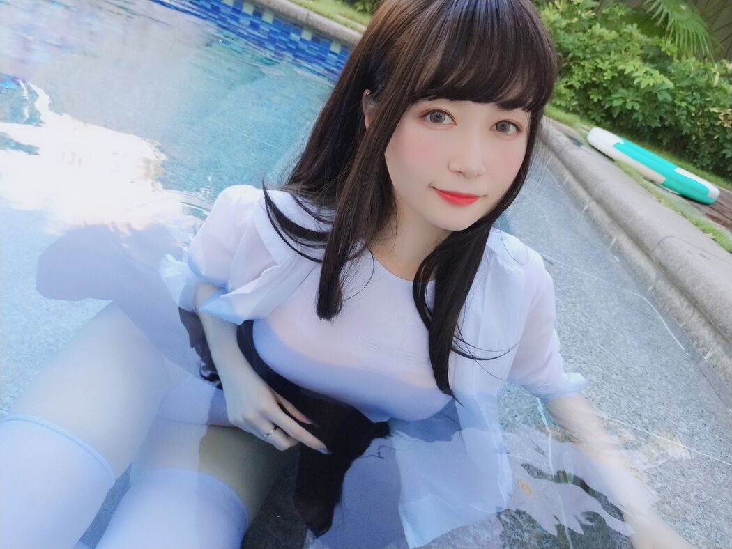 [COS Welfare] Miss Coser Baiyin - Swimming Lesson