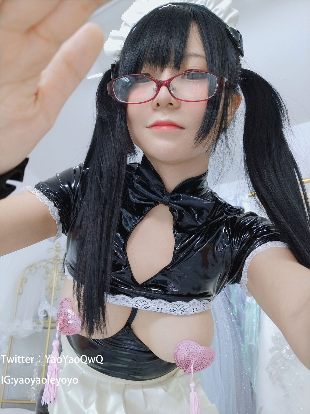 [COS Welfare] Cute Girl Coser Shakes Music Yoyo - Devil Maid