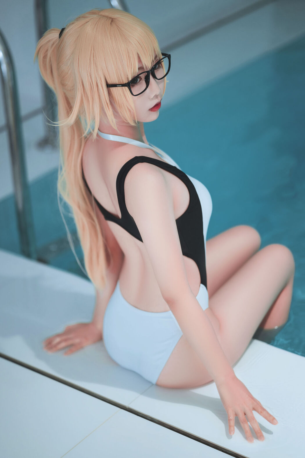 [COS Welfare] Cute and popular Coser Noodle Fairy - Joan of Arc Swimsuit