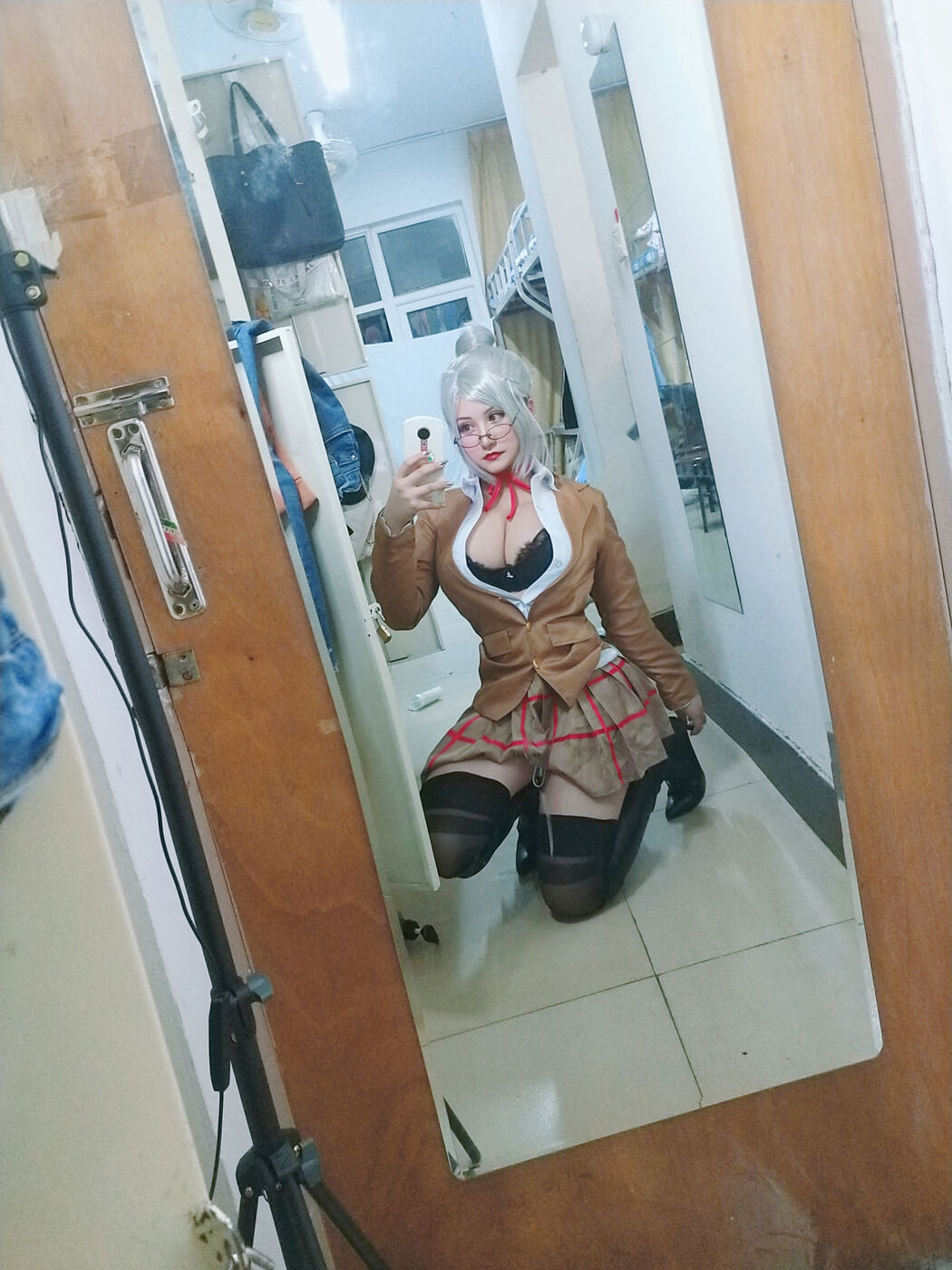 [网红Coser] Xia Gege does not want to get up "Vice President"