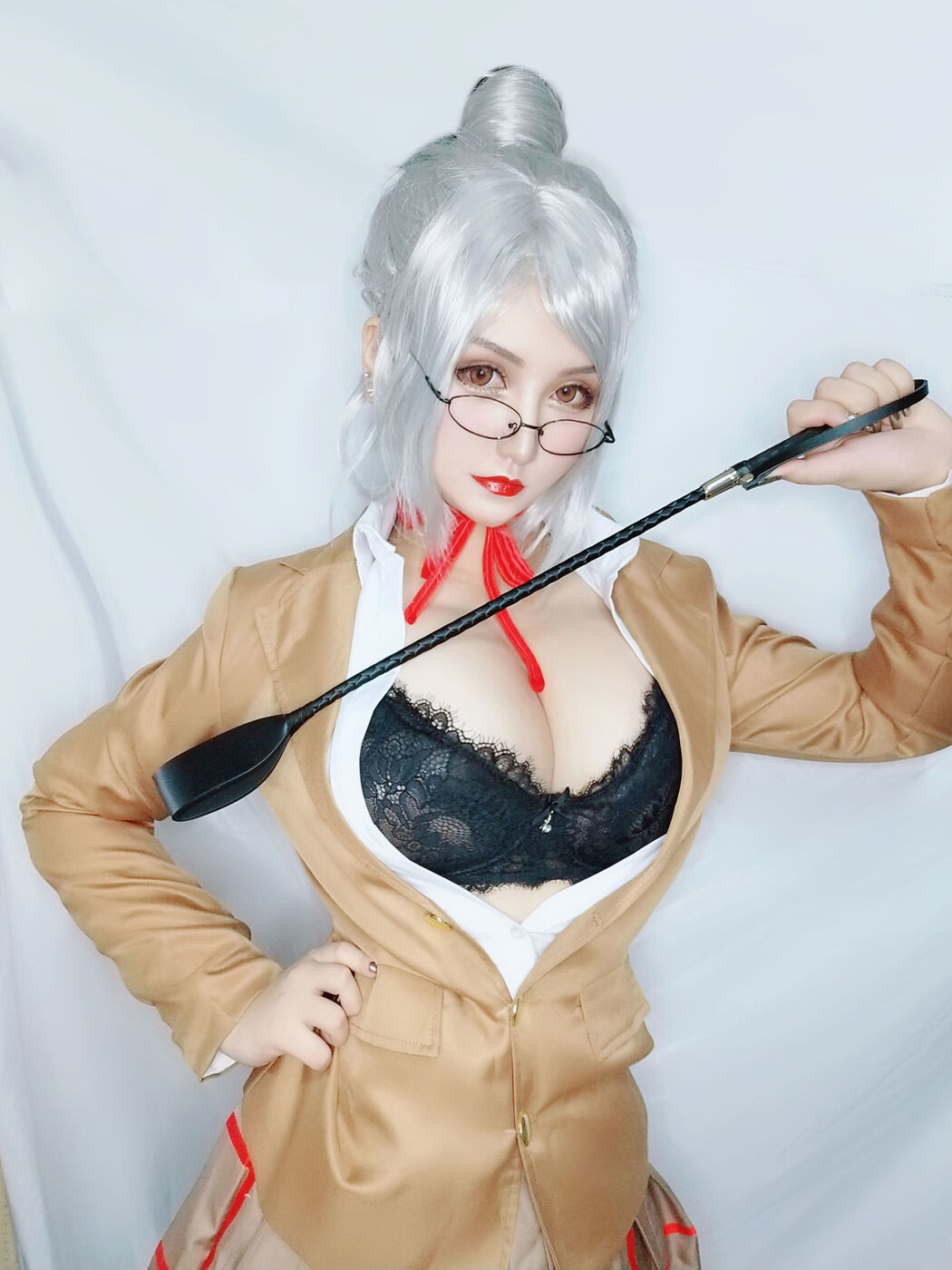 [网红Coser] Xia Gege does not want to get up "Vice President"