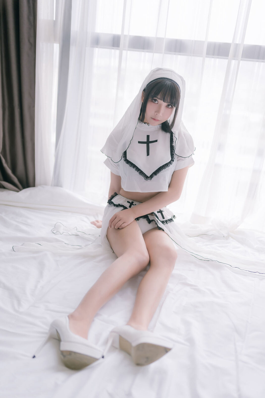 COSER takes away Mo Ziaa "Pure White Nun" [COSPLAY Beauty]