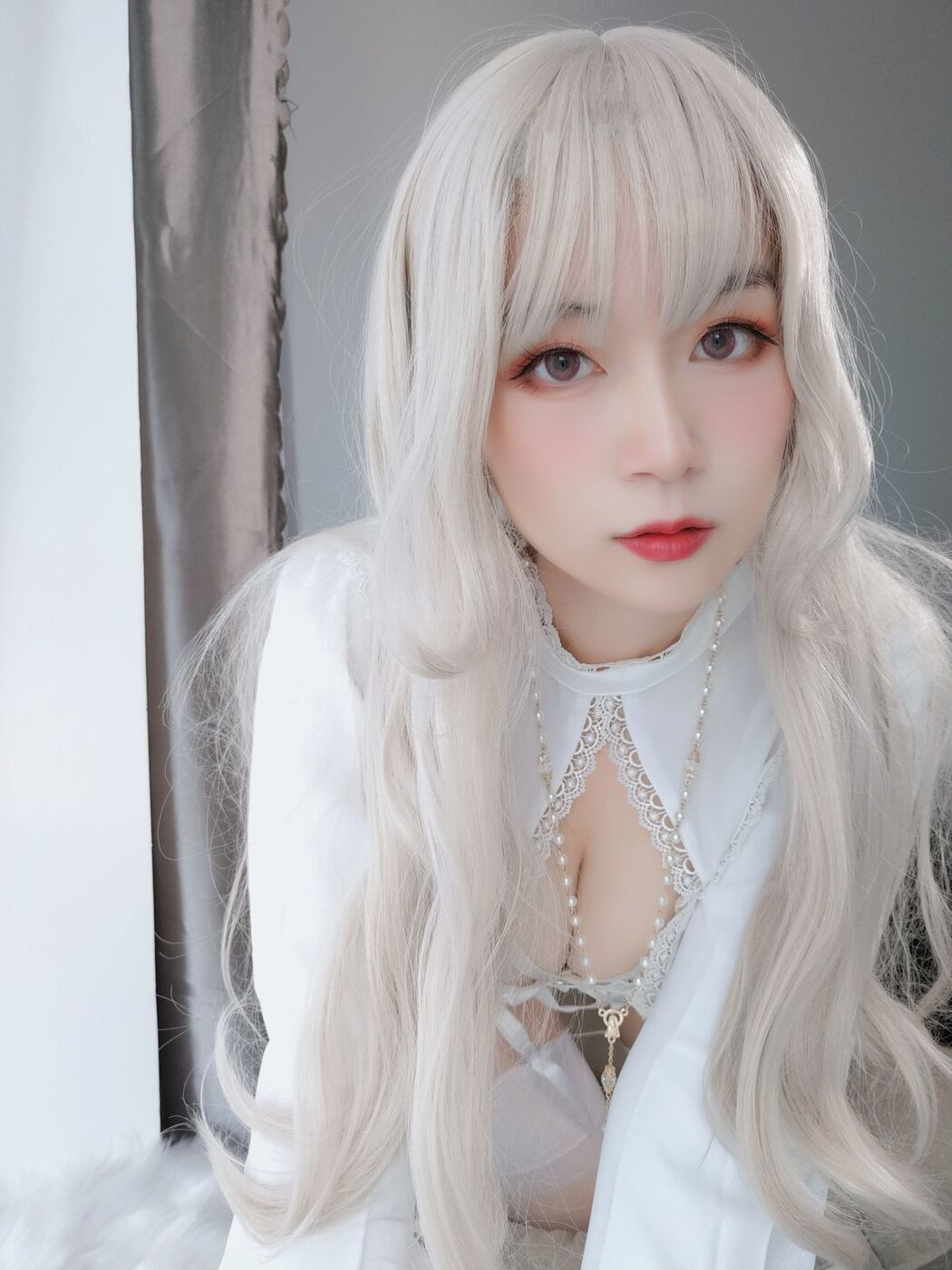 COSER Silver 81 "Pure White Saint" [COSPLAY Girl]