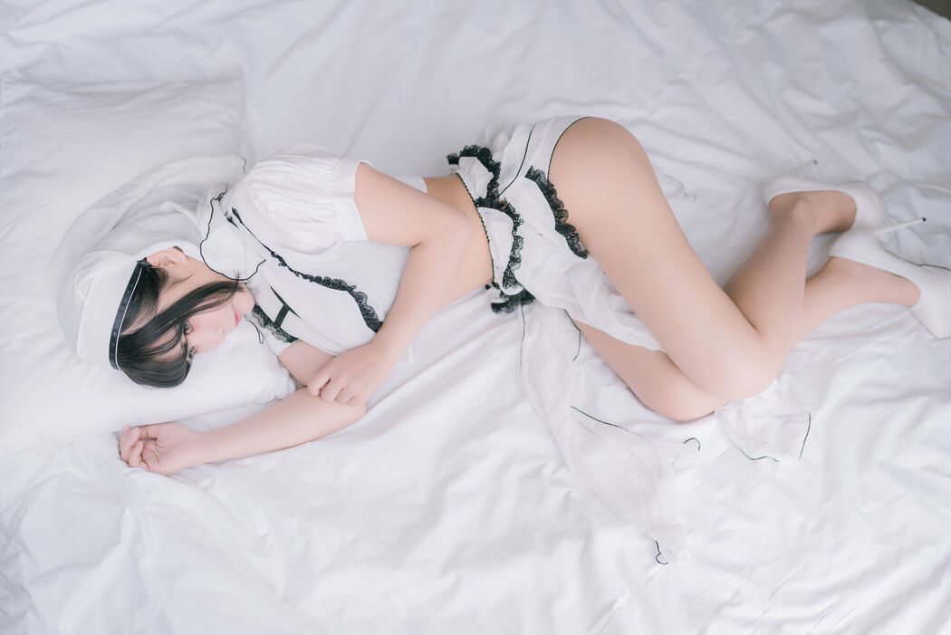 COSER takes away Mo Ziaa "Pure White Nun" [COSPLAY Beauty]