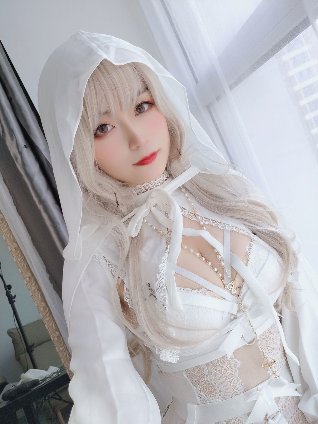 COSER Silver 81 "Pure White Saint" [COSPLAY Girl]