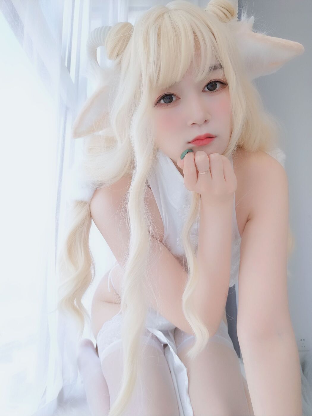 [COS Welfare] Miss Coser Baiyin - White Cheongsam