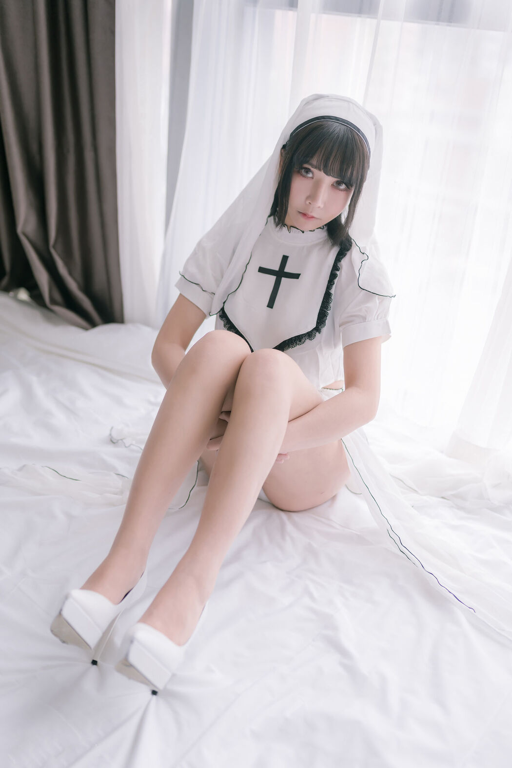 COSER takes away Mo Ziaa "Pure White Nun" [COSPLAY Beauty]