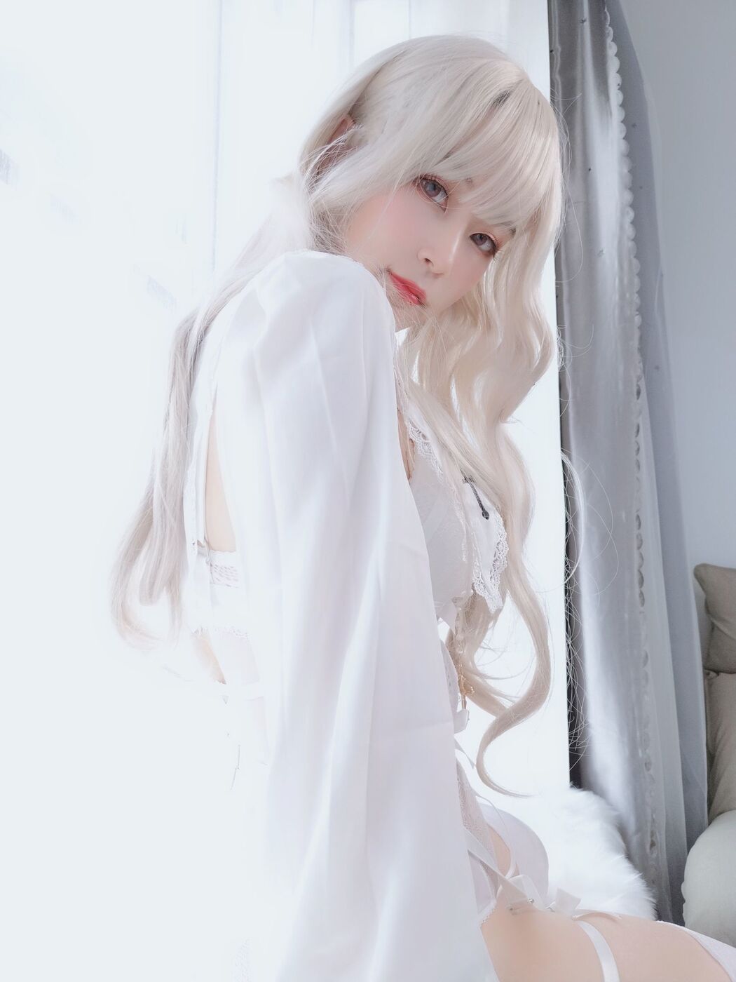 COSER Silver 81 "Pure White Saint" [COSPLAY Girl]