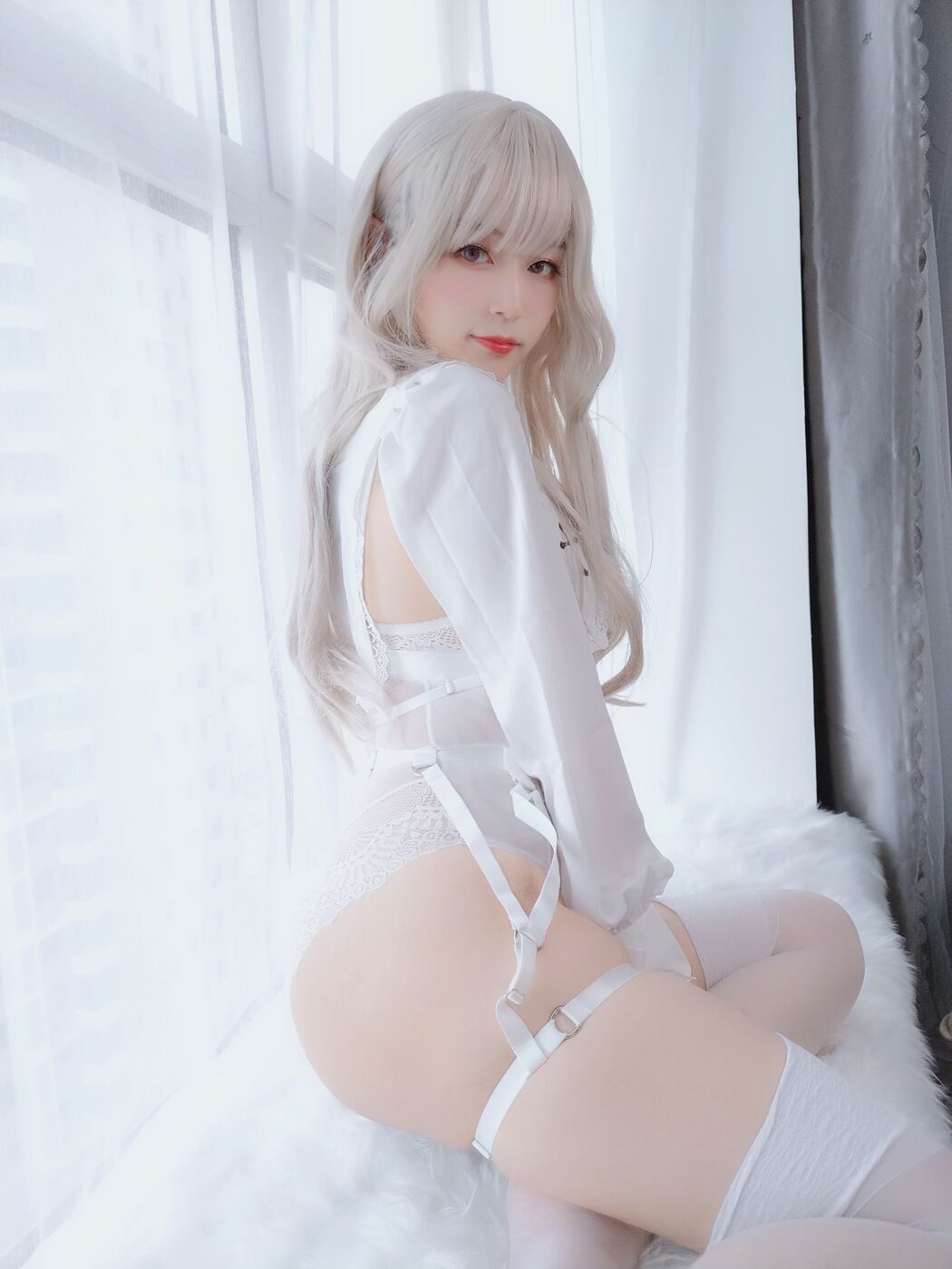 COSER Silver 81 "Pure White Saint" [COSPLAY Girl]