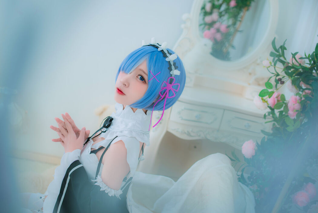 Net Red Coser Erzo Nisa "The Maid of Rem"