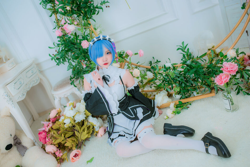Net Red Coser Erzo Nisa "The Maid of Rem"