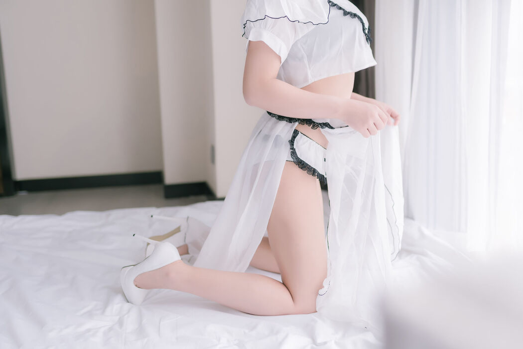 COSER takes away Mo Ziaa "Pure White Nun" [COSPLAY Beauty]