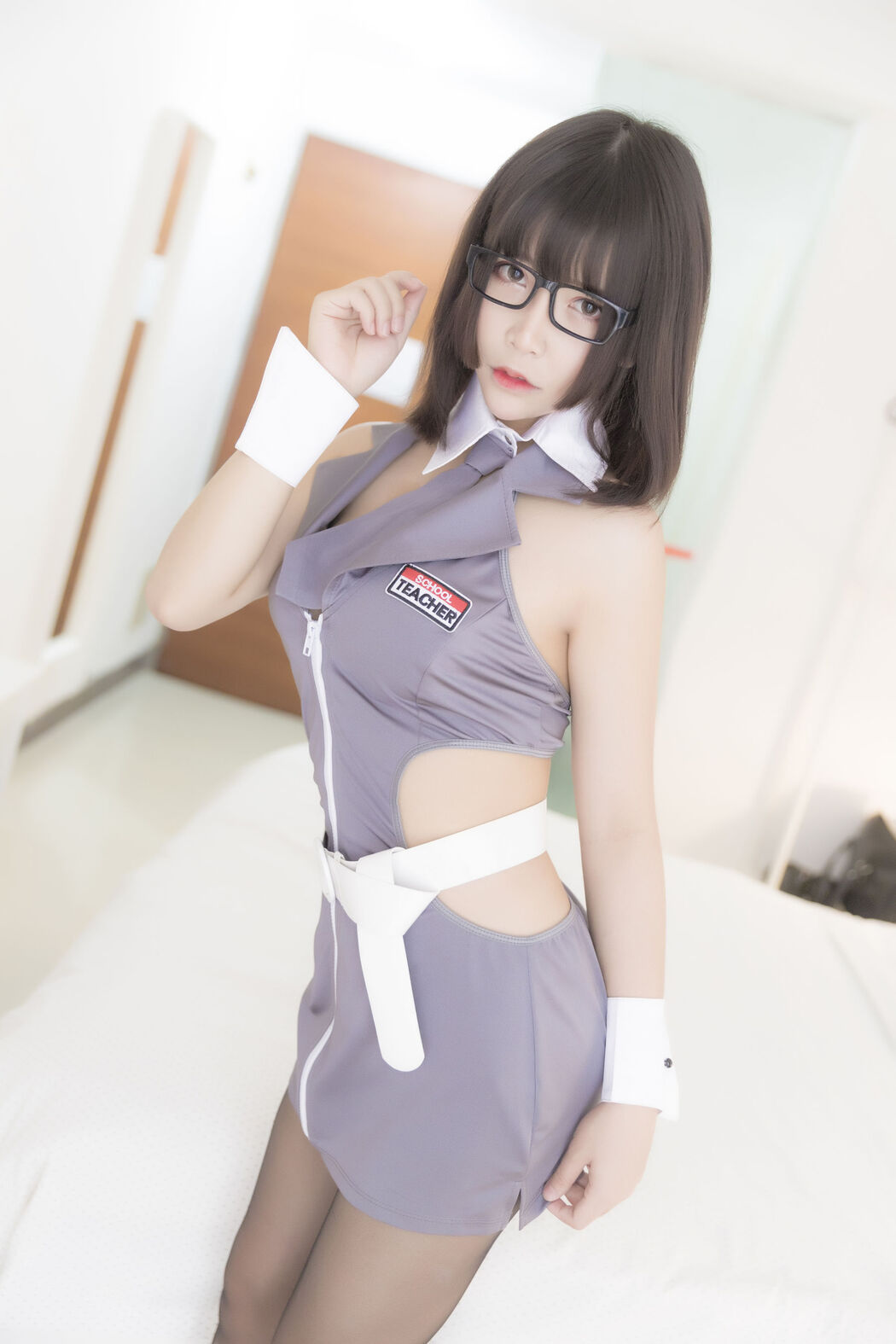 [网红美女Coser] Hold Mo Zi aa "Black Silk Uniform" Cover Photo