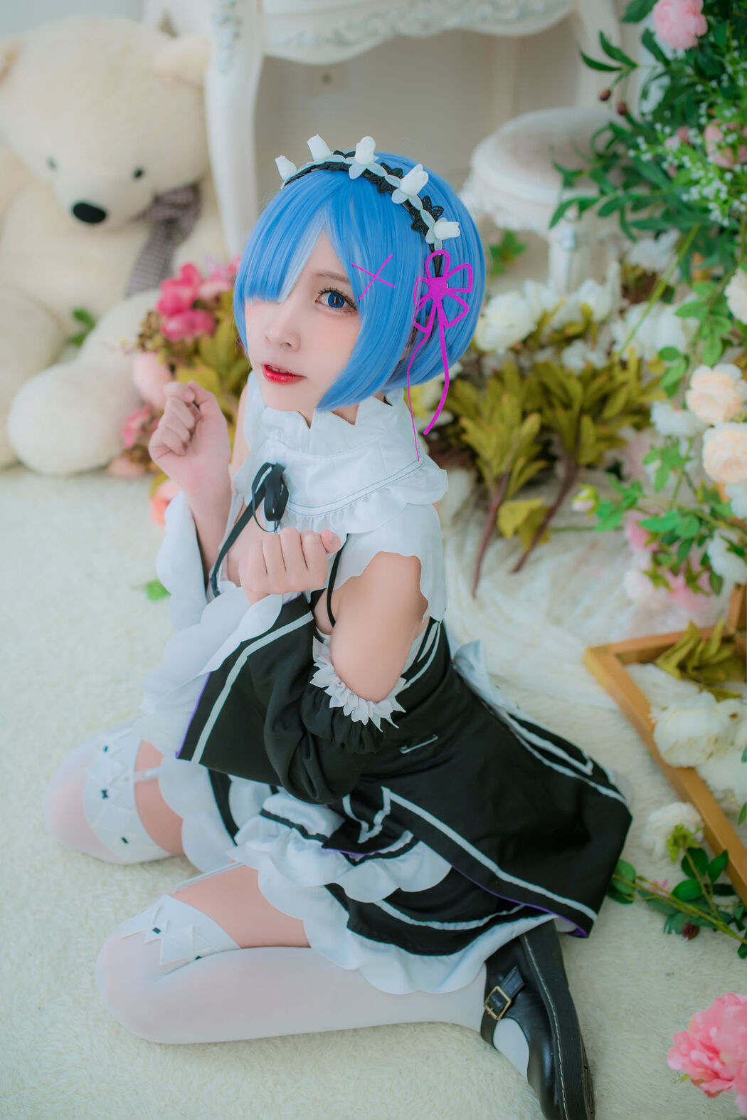 Net Red Coser Erzo Nisa "The Maid of Rem" Cover Photo