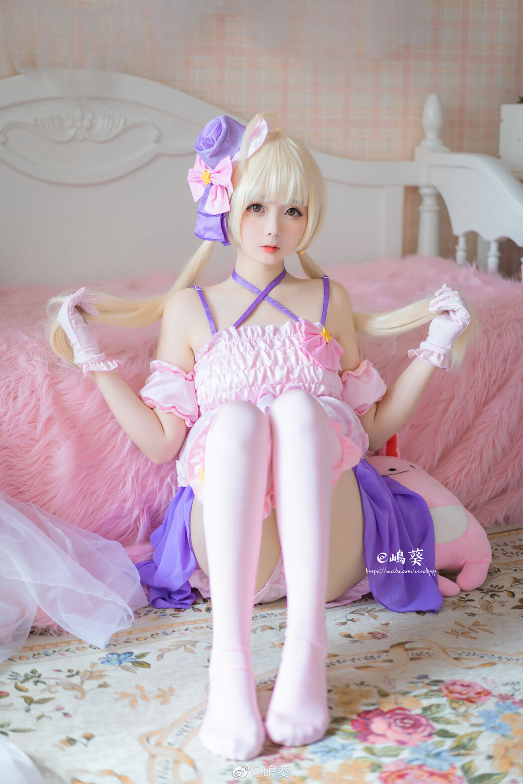 Coser Shima Aoi "Futaba Apricot Playing Song Clothes"