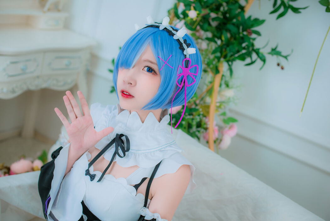 Net Red Coser Erzo Nisa "The Maid of Rem"