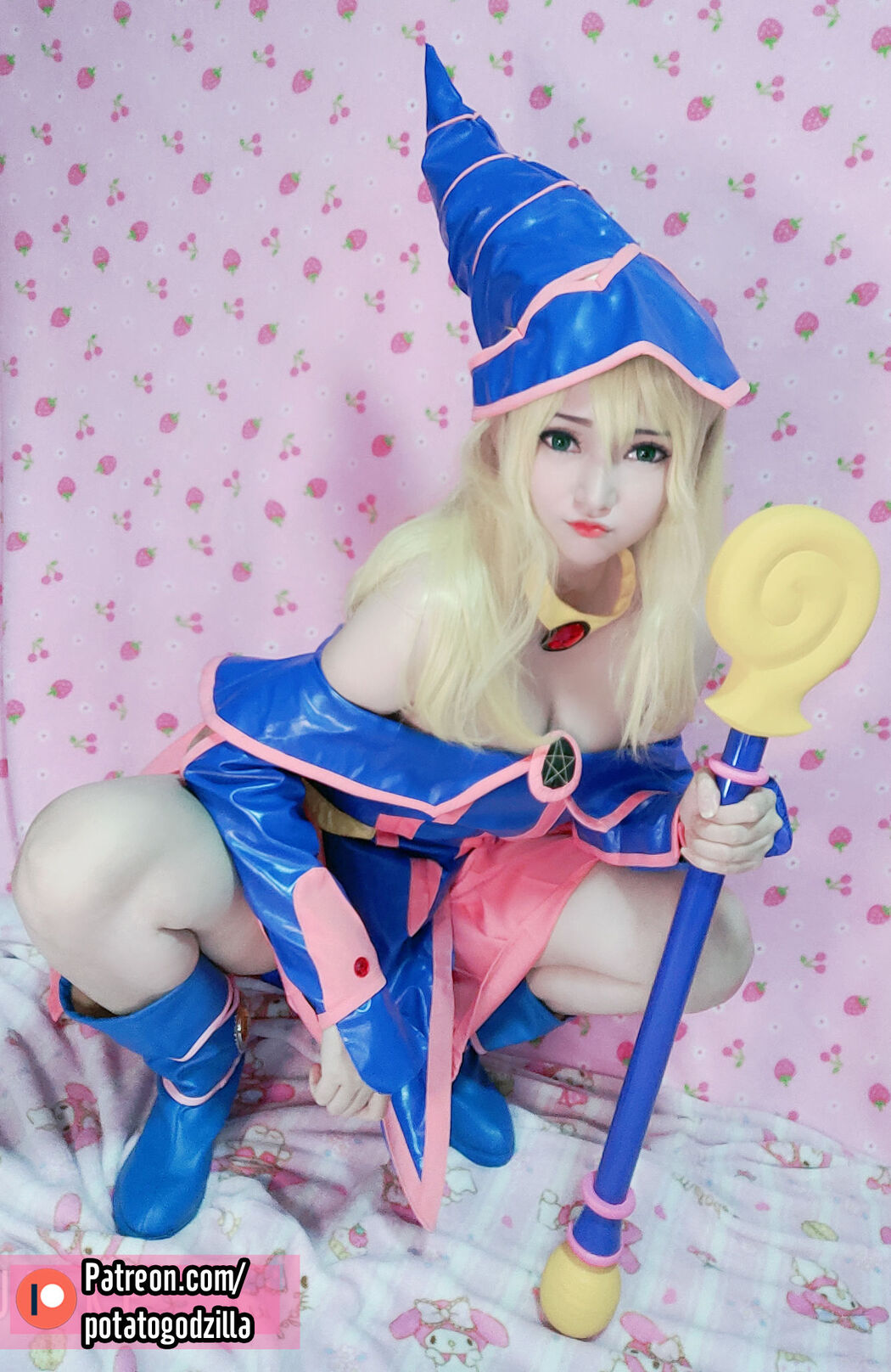 [COS Welfare] Miss Coser Potato Godzilla - Dark Magician Girl