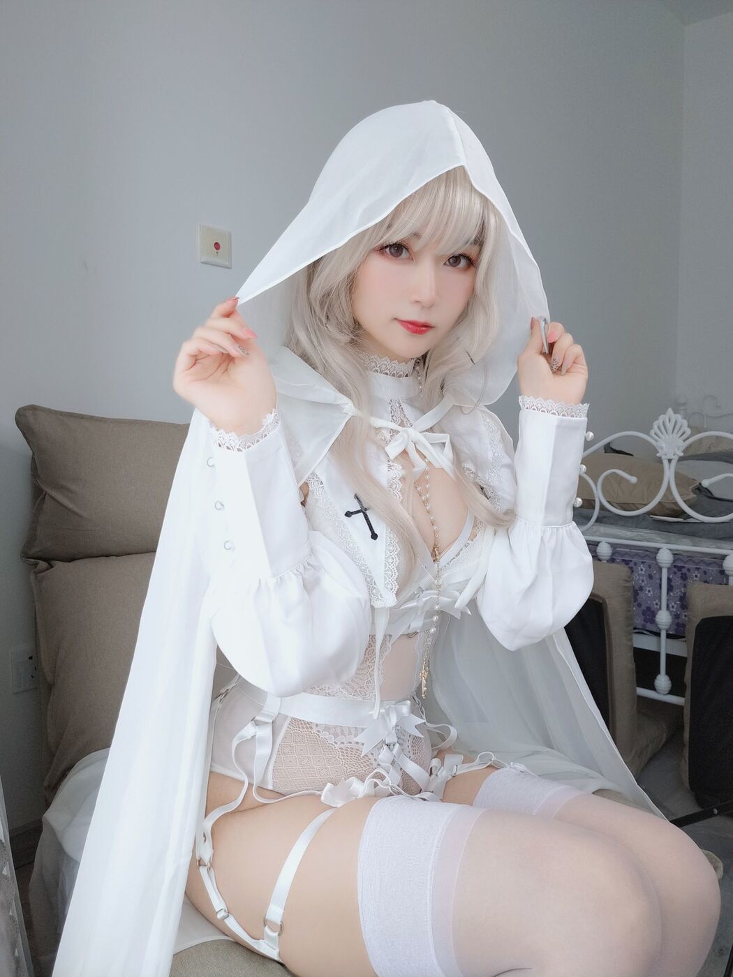 COSER Silver 81 "Pure White Saint" [COSPLAY Girl]