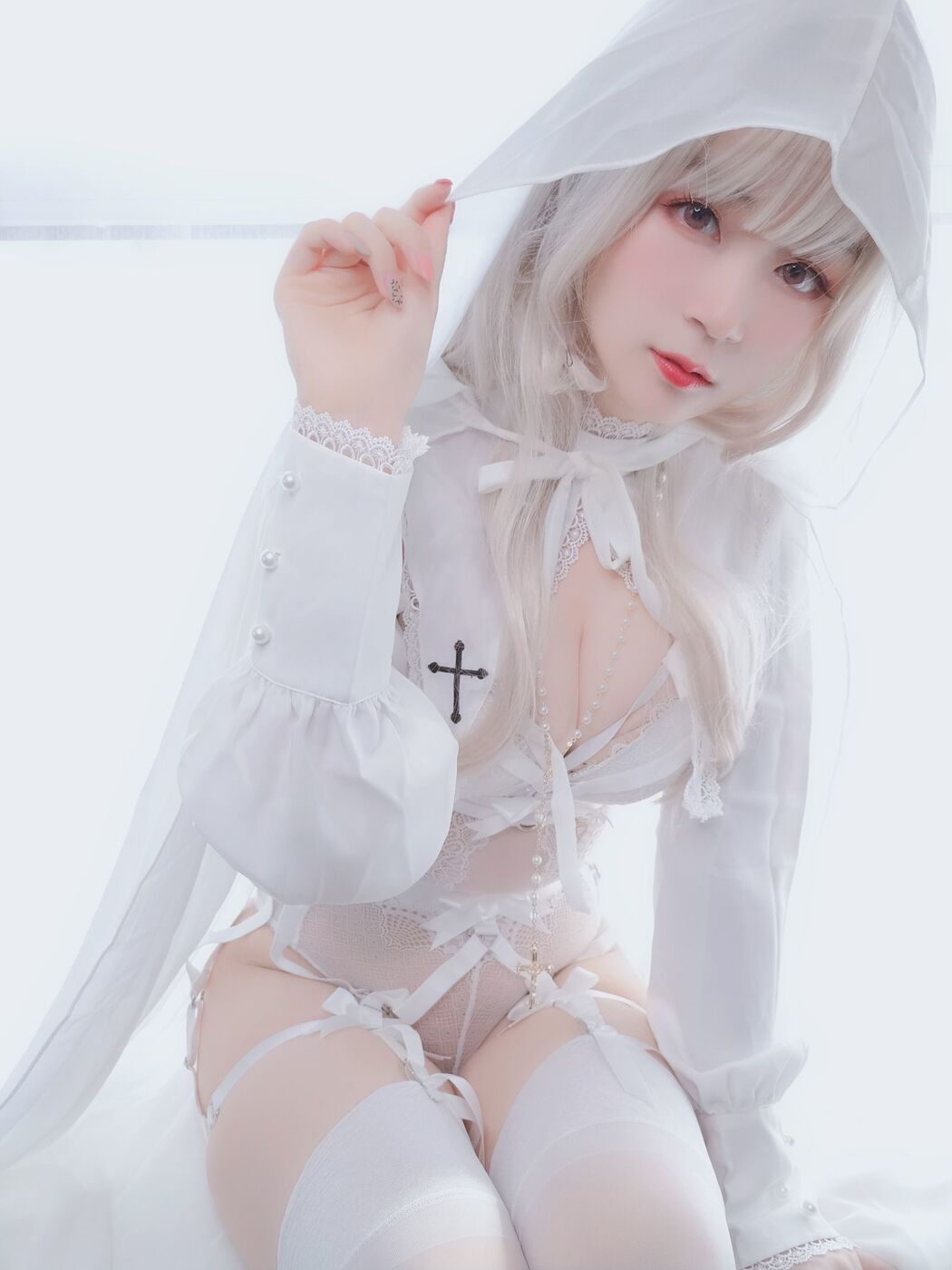 COSER Silver 81 "Pure White Saint" [COSPLAY Girl]