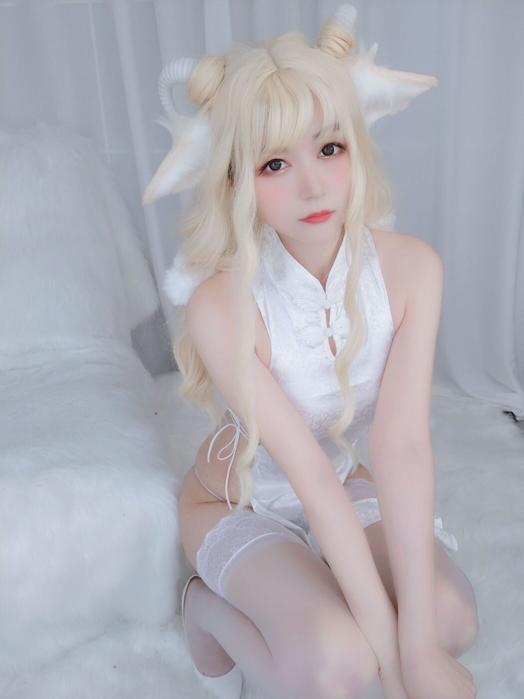 [COS Welfare] Miss Coser Baiyin - White Cheongsam