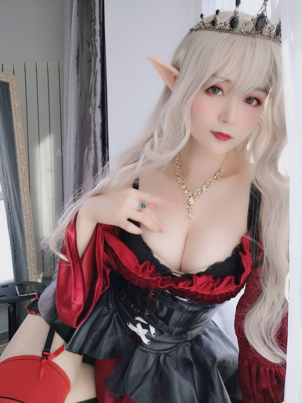 COSER Silver 81 "Royal Vampire" [COSPLAY Girl]