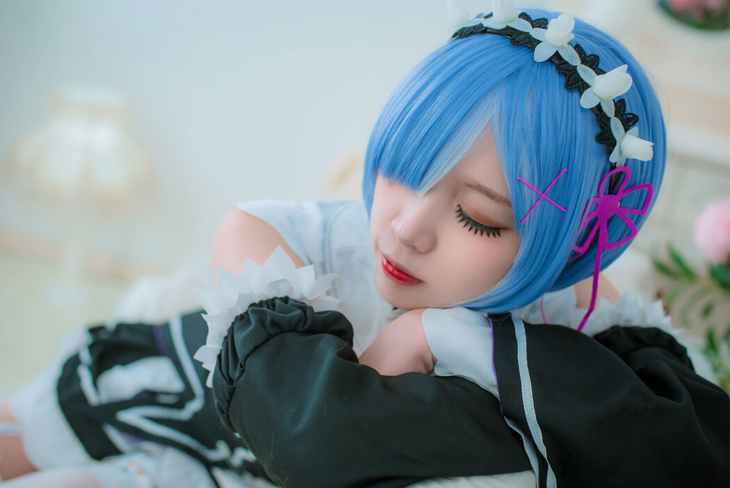 Net Red Coser Erzo Nisa "The Maid of Rem"