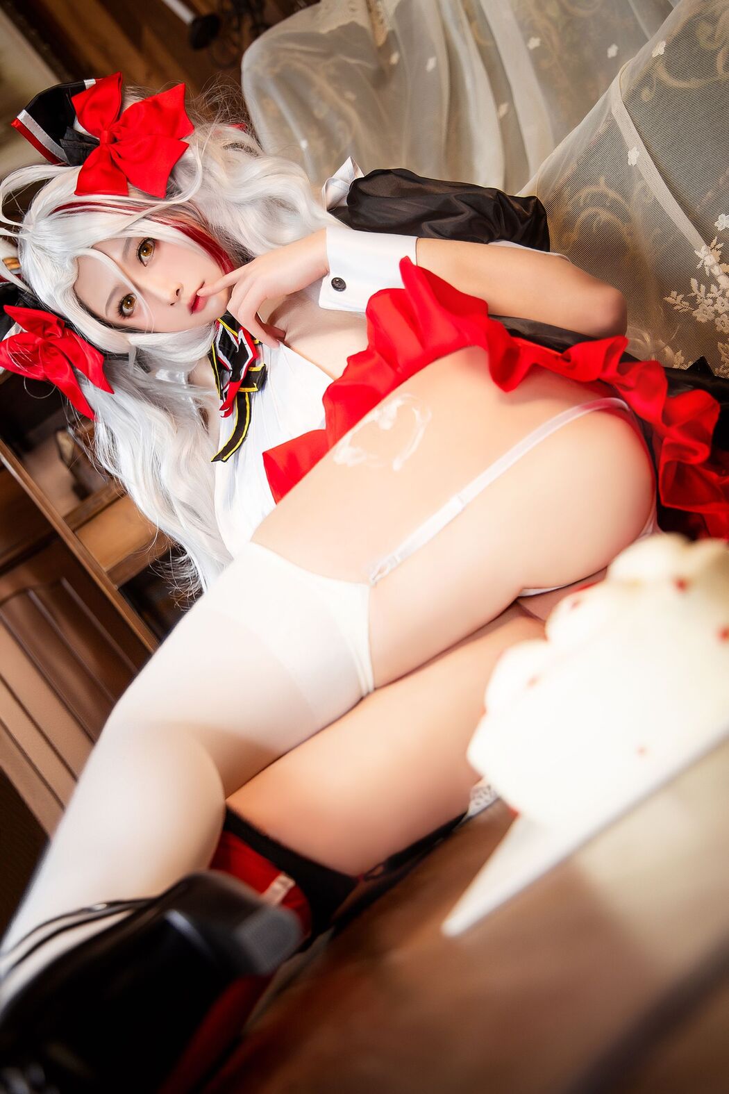 [COS Welfare] High-value coser Nian Nian_D - Azur Lane Prince Eugen